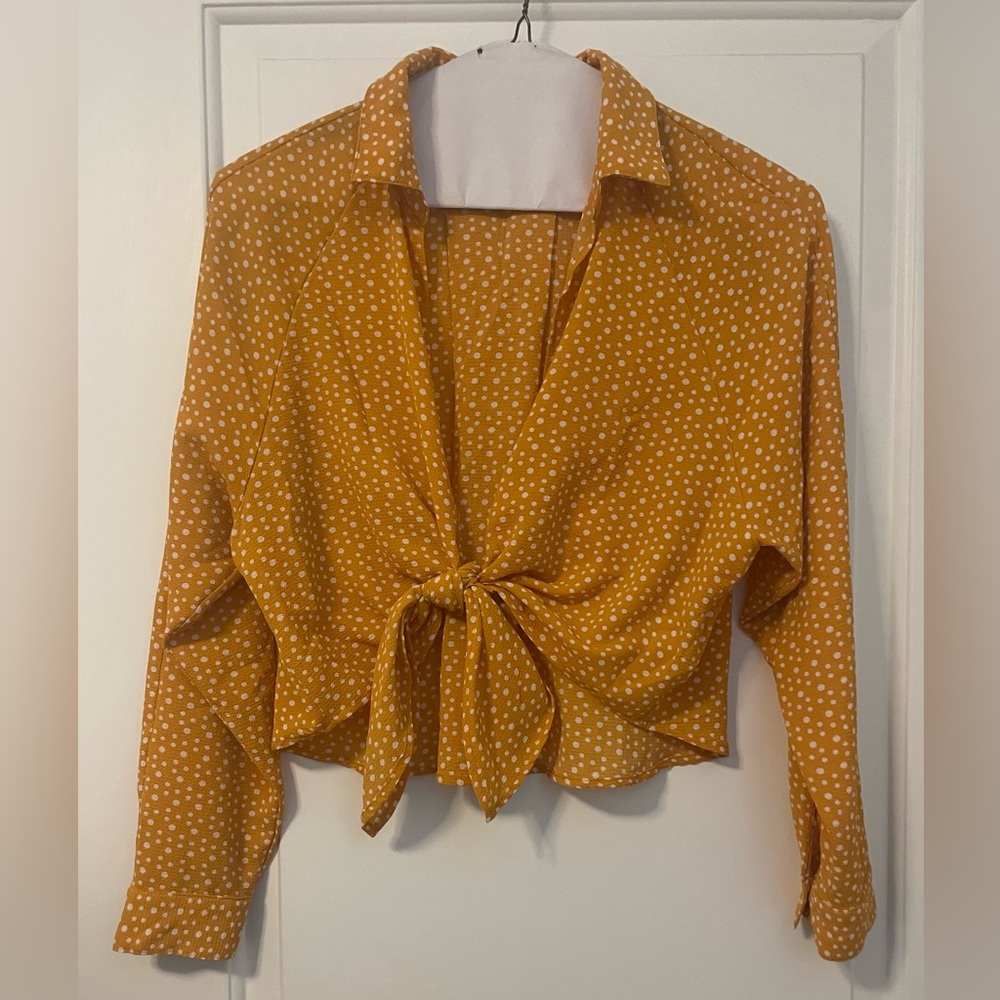 Size Medium Yellow/White Speckled Long Sleeve